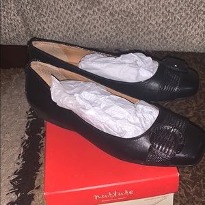 Women’s size 11 black flats